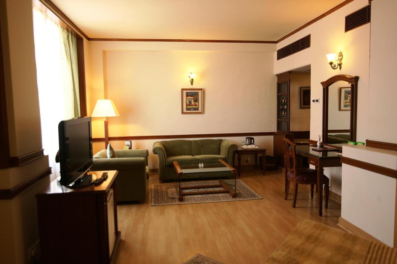 Hotel President Dźalandhar Zewnętrze zdjęcie