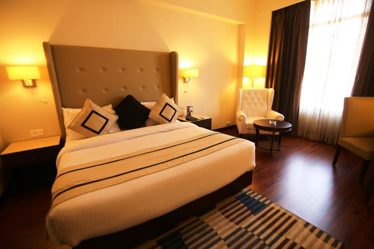 Hotel President Dźalandhar Zewnętrze zdjęcie
